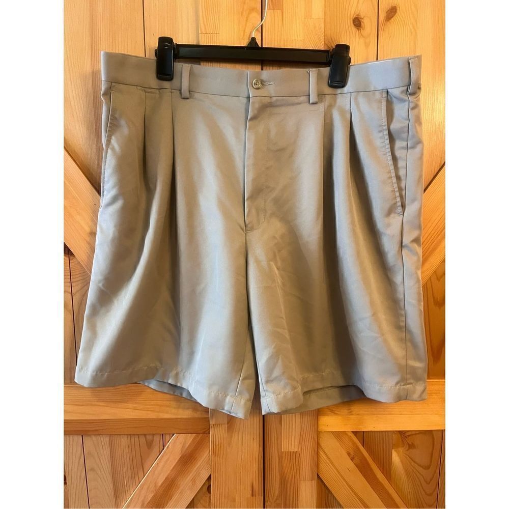 PGA Tour khaki shorts size 40 ￼(1275)